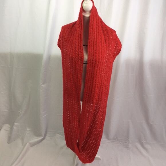 Infinity Scarf Red - Picture 2 of 12